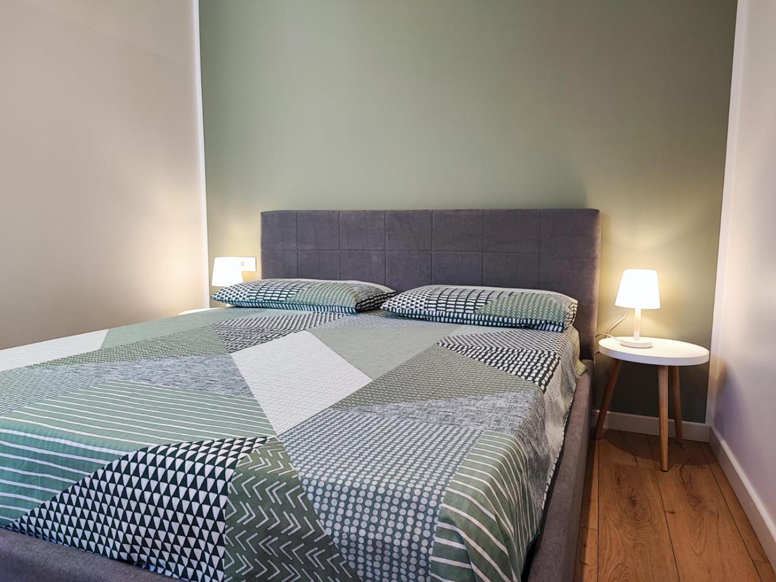 Apartment Tecla 4 *